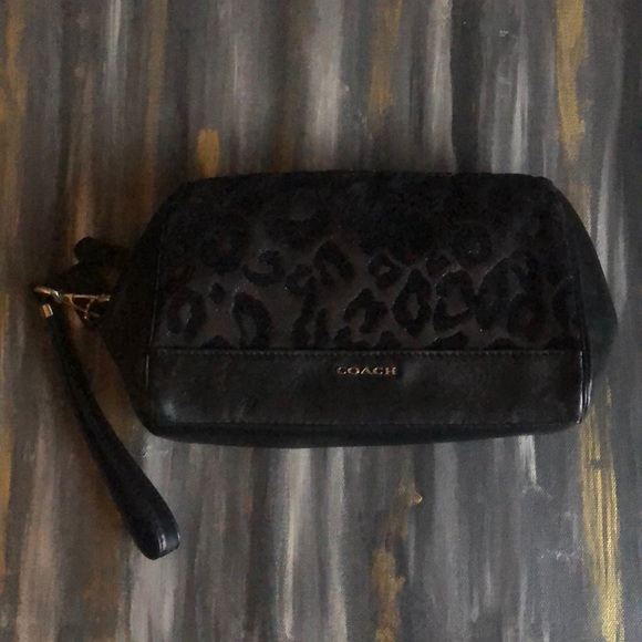 EC Coach Wristlet - Picture 1 of 11